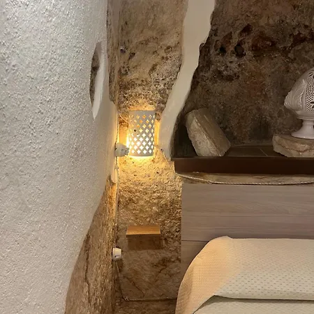 Dimora Nella Roccia Couette-café 3*