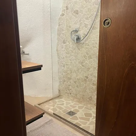 فندق مبيت وإفطار Dimora Nella Roccia أوستوني